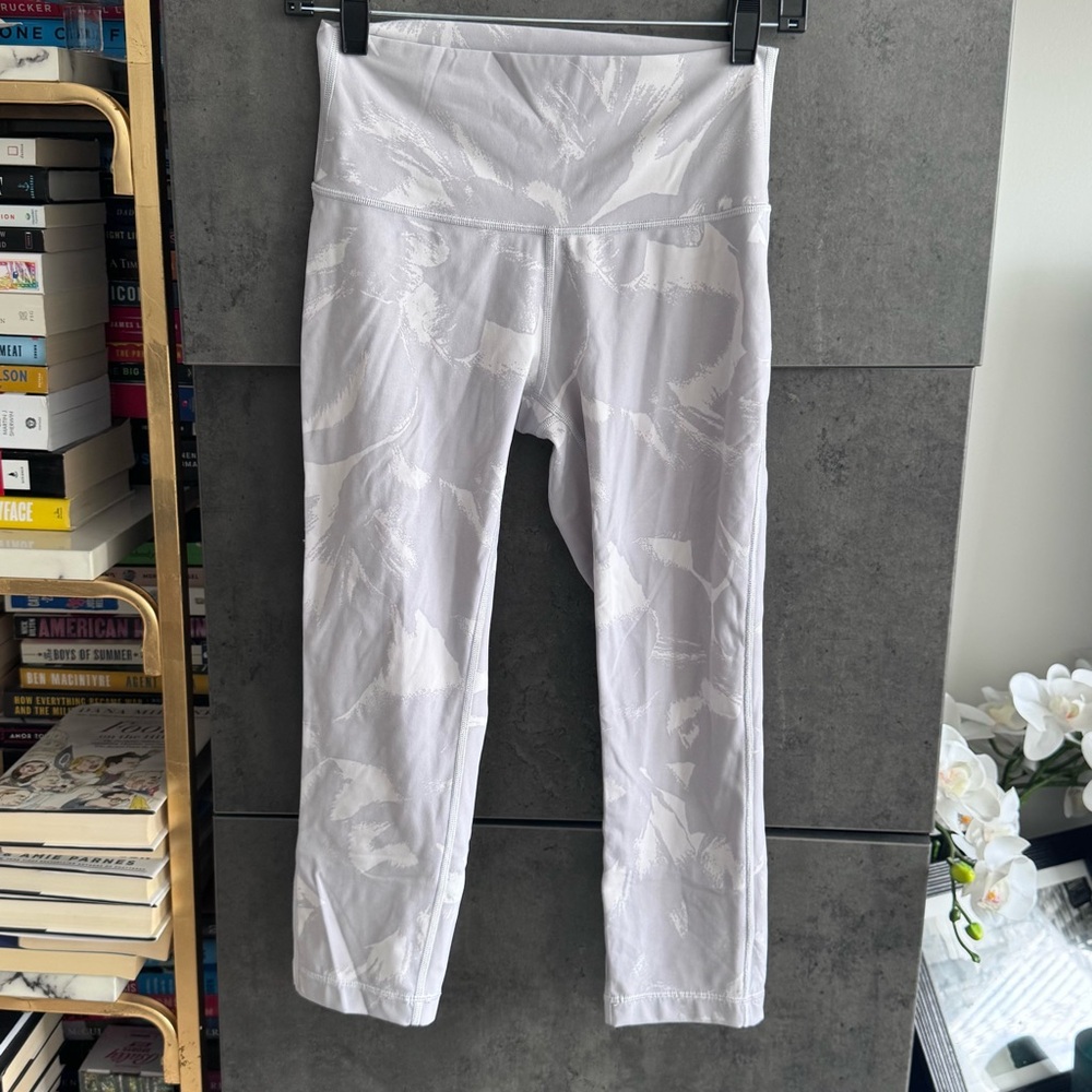 Lululemon Cropped High Rise Leggings